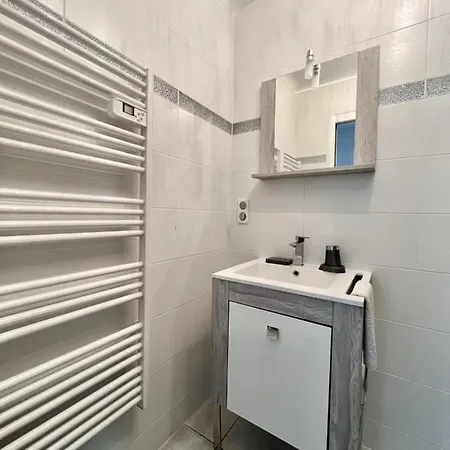 Beautiful T2 Large Terrace Near Center & Sea Apartment Cannes