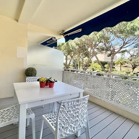 Beautiful T2 Large Terrace Near Center & Sea *